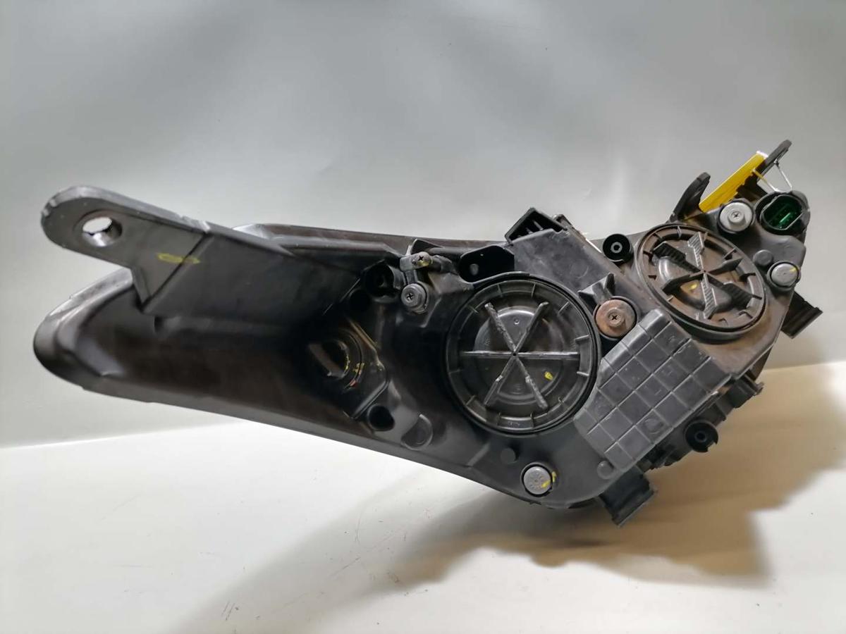 Hyundai I30 GD original Scheinwerfer vorn links Halogen Bj.2013